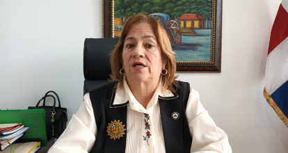 Presidenta de Distrito Educativo en Santiago muestra desacuerdo contra huelgas de la ADP