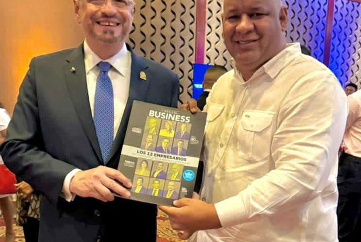 GALA Media Group presenta  BUSINESS Expansión en Costa Rica junto al Presidente Rodrigo Chávez