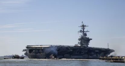 Atacan portaaviones de Estados Unidos Lincoln en el Mar Rojo