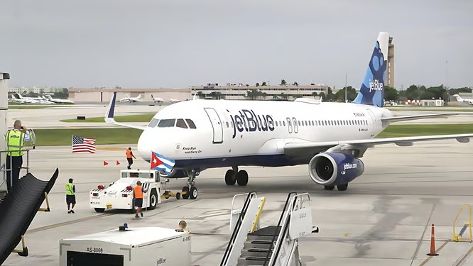 JetBlue confirma avión de su aerolínea fue impactado por una bala en Haití