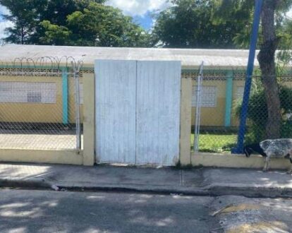 Cierran escuela en SPM donde presuntamente fue abusada estudiante