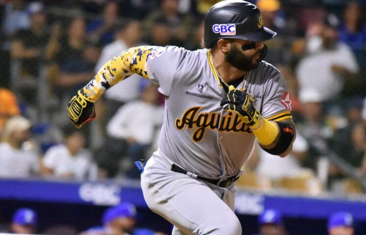 Águilas derrotan Tigres en partido recortado por lluvia