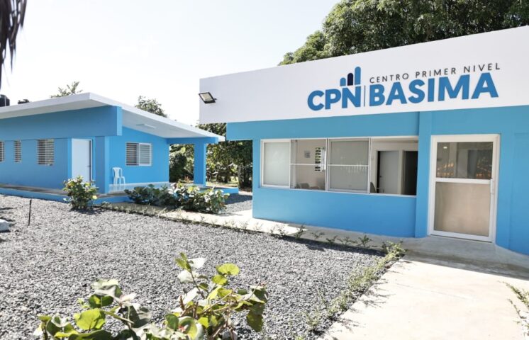 Raquel Peña entrega remozados en el centro de Atención Primaria de Villa Altagracia