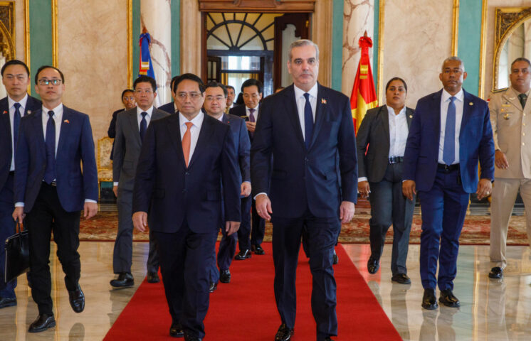 Abinader recibe al primer ministro de Vietnam Pham Minh Chinh