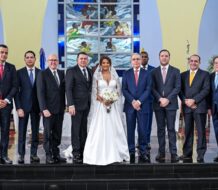 Danilo Medina asiste a la boda del dirigente político Jhonny Motors