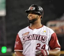 Gigantes y Estrellas ganaron este lunes; posponen un partido por lluvias