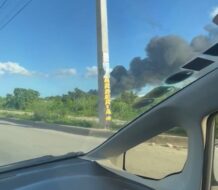 ¡AHORA! Violento incendio se registra en Brisas del Este SDE