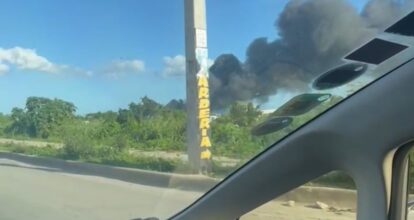 ¡AHORA! Violento incendio se registra en Brisas del Este SDE