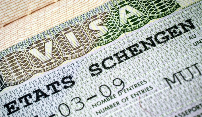 Alto rechazo de visas Schengen; proponen España elimine visa de turista a los dominicanos 