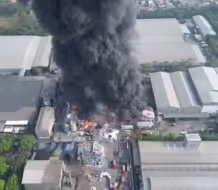 Tragedia en Indonesia: Incendio en fábrica de aceite deja al menos 8 muertos