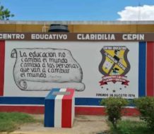 Dirigentes y simpatizantes del PRM bloquearon escuela Claridilia Cepin