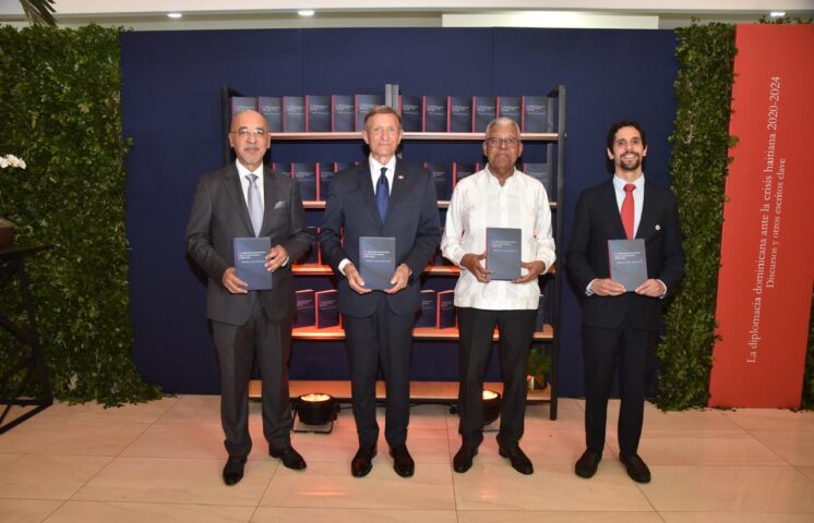 MIREX presenta libro sobre la diplomacia dominicana y la relación dominico-haitiana