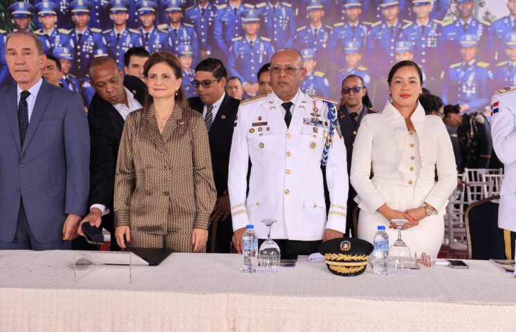 Vicepresidenta Raquel Peña encabeza graduación de 47 nuevos oficiales académicos de la Policía Nacional