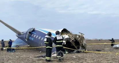 Fuentes del Gobierno azerbaiyano afirman que el avión de AZAL fue alcanzado por un misil ruso