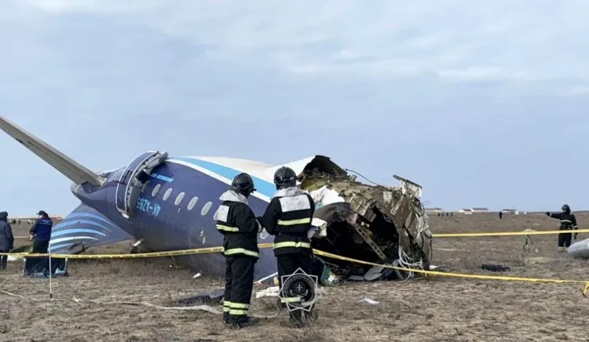 Fuentes del Gobierno azerbaiyano afirman que el avión de AZAL fue alcanzado por un misil ruso