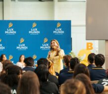 Carolina Mejía continúa llevando charlas sobre responsabilidad ciudadana