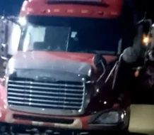Detienen camionero escondía indocumentados haitianos en camarote de patana