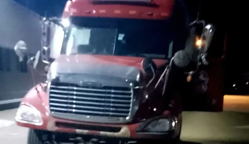 Detienen camionero escondía indocumentados haitianos en camarote de patana