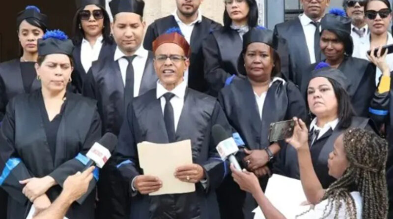 ¡Se acabó el paro! Fiscales acuerdan aumento salarial
