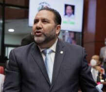 Senador pide a MIP flexibilizar medidas preventivas en navidad porque “El dominicano es alegría”.