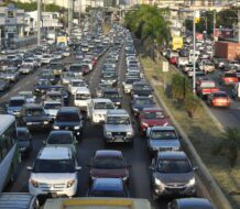 Varias avenidas de SD registran intensos tapones este sábado