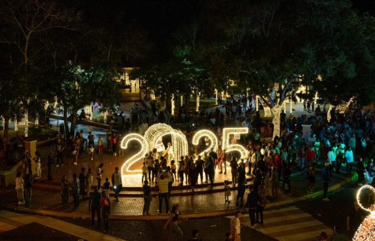 Más de 100 mil romanenses disfrutan de la magia navideña en el Parque de Luces