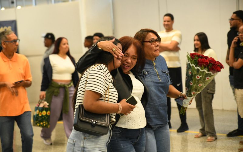 La diáspora dominicana llega para pasar Navidad en familia 