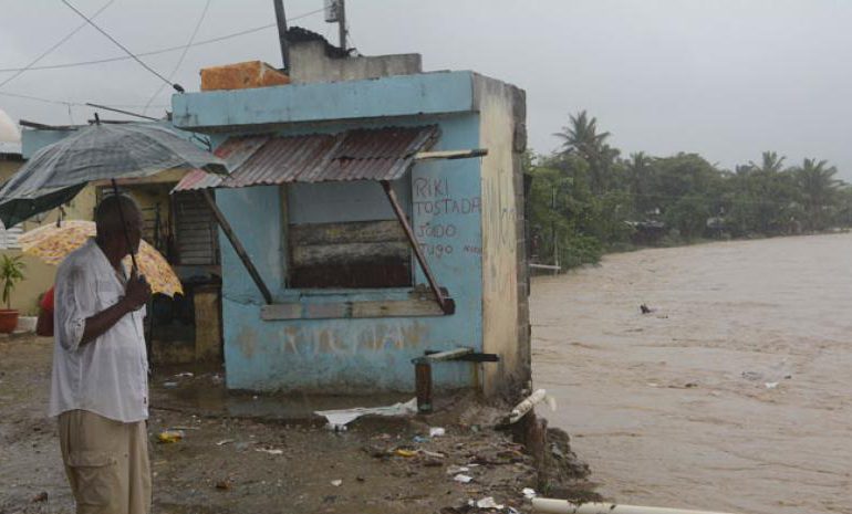 Paliza anuncia apoyo a afectados por inundaciones en Puerto Plata