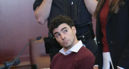 Mangione se declara no culpable de cargos estatales por el asesinato de un ejecutivo de UnitedHealthcare