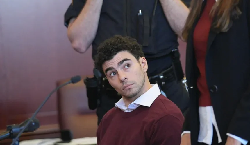 Mangione se declara no culpable de cargos estatales por el asesinato de un ejecutivo de UnitedHealthcare