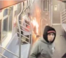 Una mujer fue quemada viva en un vagón del metro de Nueva York