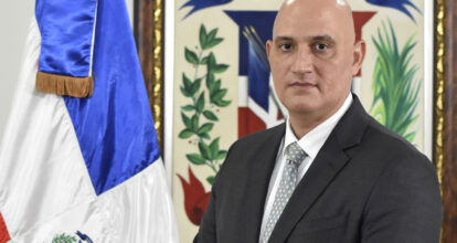 Renuncia el ministro de Economía, Pável Isa Contreras