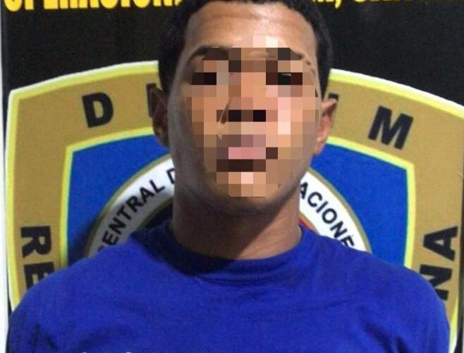Se entrega a las autoridades presunto implicado en robo de joyería de Santiago