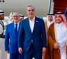 Abinader llega a Qatar para participar en la inauguración del Foro Mundial de Doha