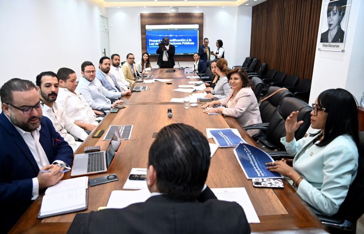 Suplidores y Contratistas se reúnen con diputados para estudiar modificación de ley de compras y contrataciones