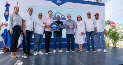 Gobierno entrega 50 casas a familia en situación de vulnerabilidad en Barahona 