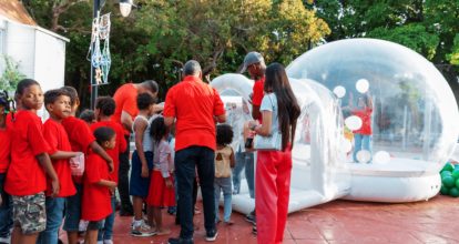 Carolina Mejía organiza show navideño para niños de Capotillo, Las Cañitas y Simón Bolívar