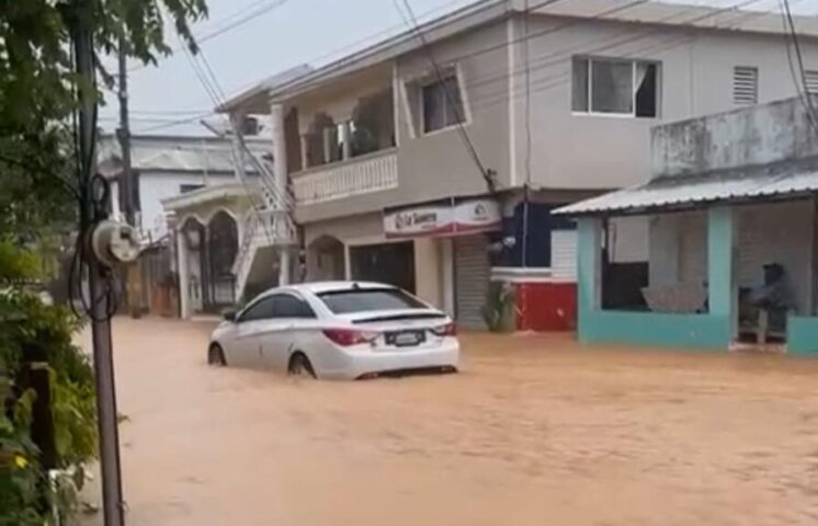 Siguen los aguaceros afectando el municipio de Río San Juan