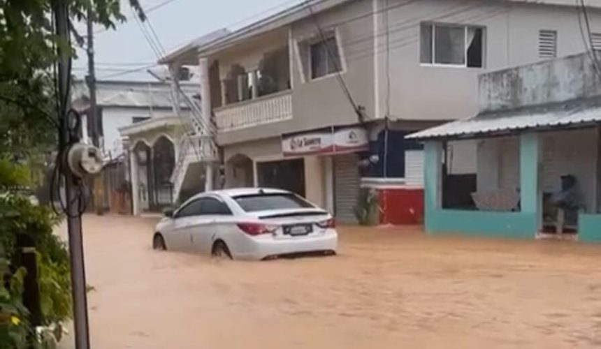 Siguen los aguaceros afectando el municipio de Río San Juan