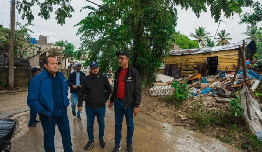 Paliza garantiza asistencia a familias afectadas por lluvias en Puerto Plata; anuncia visita del presidente Abinader