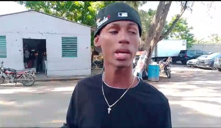Joven denuncia fue despojado de su motor a punta de pistola en Santiago