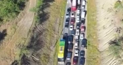 Usuarios reportan tapón kilométrico tras accidente en tramo Azúa-Baní