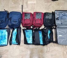 Detienen dominicano viajaría a Toronto con cinco mochilas cargadas de presunta drogas