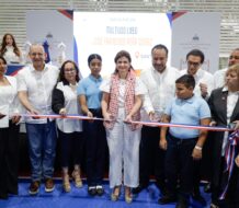 Raquel Peña inaugura polideportivo en Santiago y reafirma compromiso con el deporte escolar