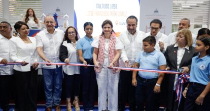 Raquel Peña inaugura polideportivo en Santiago y reafirma compromiso con el deporte escolar