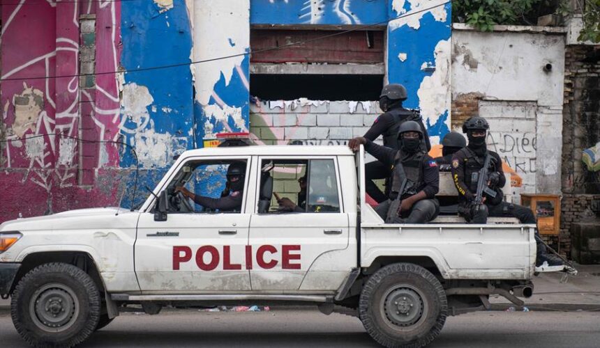 Fuerzas policiales de Haití golpea a banda armada en su bastión y da muerte a varios de sus miembros