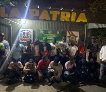 Detienen en tres vehículos a 26 haitianos indocumentados que ingresaron al país 