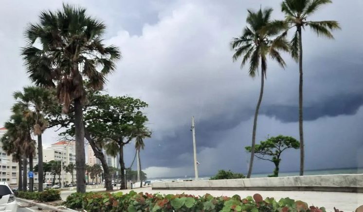 Temperaturas frescas con lluvias débiles para este domingo 