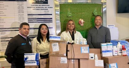 Pastor Ángel Moreta realiza donación al Hospital Pedro Antonio Céspedes en Constanza