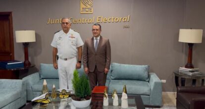 DGM y JCE coordinan medidas para facilitar el control migratorio en los aeropuertos